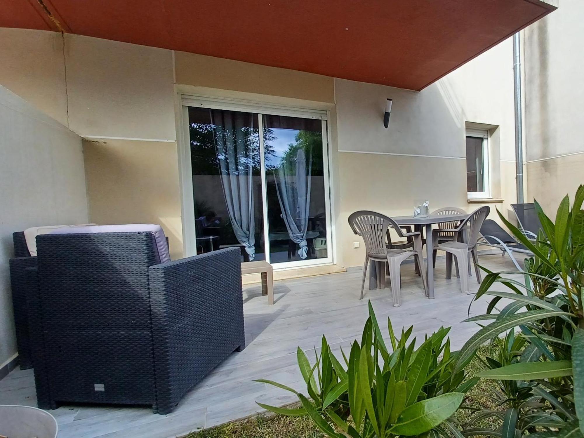 L'Isle Sur La Sorgue, Appartement 2 Pieces Jardin Parking Luaran gambar